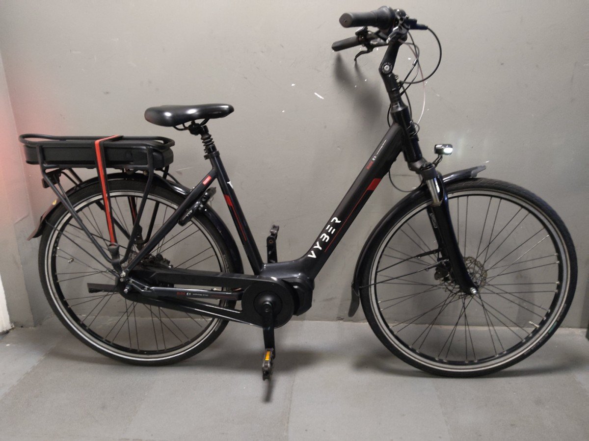 Vyber E1 D53 Shiny Pearl Black / Red 2022 Dames Shiny Pearl Black / Red 53cm 2022